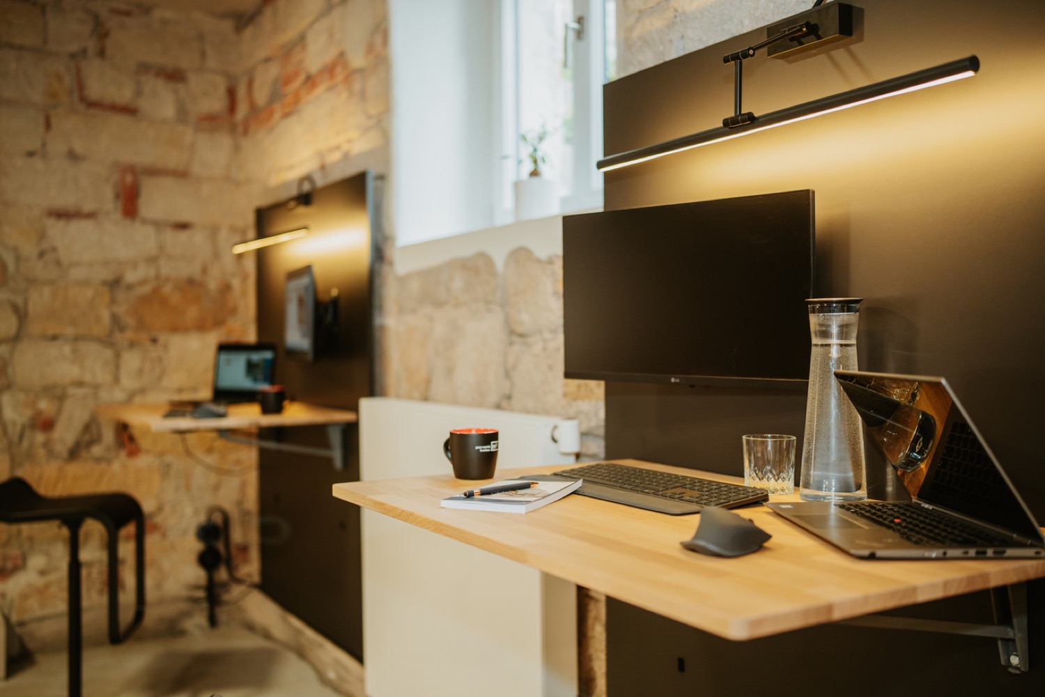 Arbeitsplatz in der Villa am Elbufer